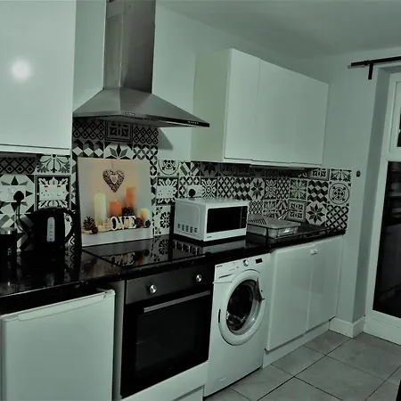 2bed Flat In Filton דירה *